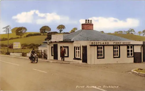 uk19396 erstes Haus in Schottland Echtfoto UK Motorrad Fahrrad