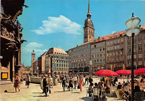 B54247 München Marienplatz mit St Peter Deutschland