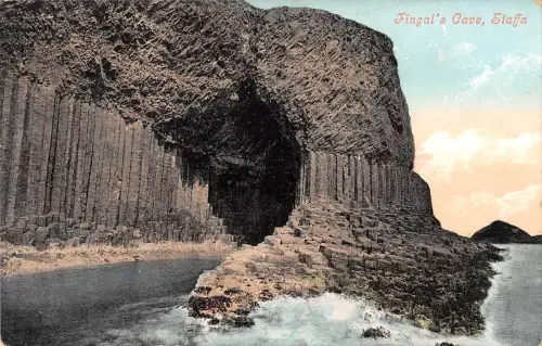 uk27552 fingals cave staffa scotland uk