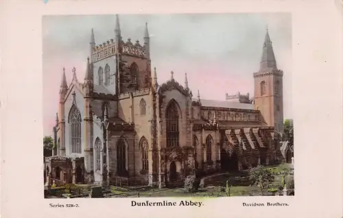 uk27341 dunfermline abbey scotland uk