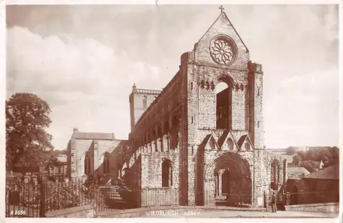 BR96443 jedburgh abbey Echtfoto Schottland