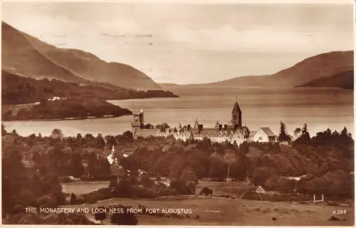 uk30109 Kloster und Loch Ness aus Fort Augustus Schottland Echtfoto UK