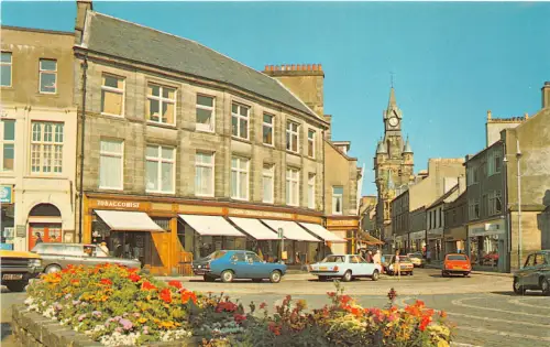 uk51538 bridge street dunfermline scotland uk tabak shop