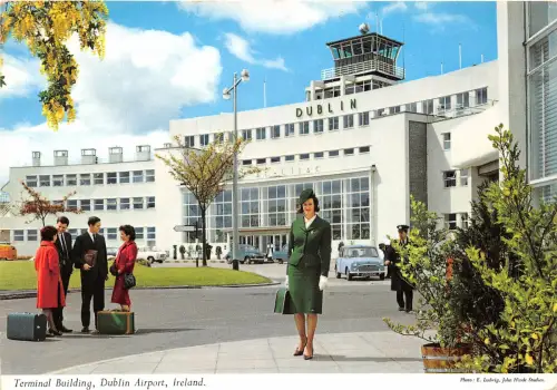 Lot232 Dublin Irland Flughafen Flugzeug Terminal Gebäude Auto Avion Flugzeug