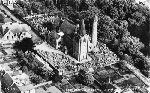 BR51328 Brechiner Dom und Rundturm Großbritannien