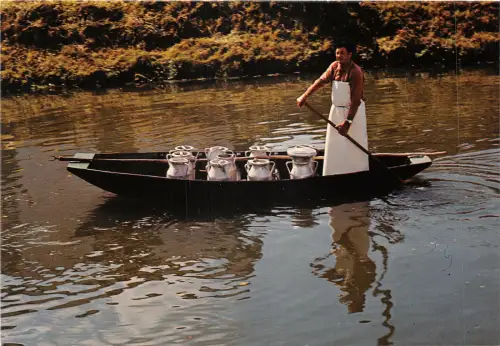 Lot229 Frankreich Dans La Venise Verte Bootstypen Folklore Marais Poitevin Milch