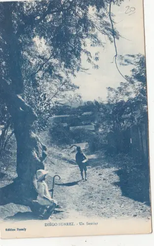 B81194 madagascar diego suarez un sentier front/back image