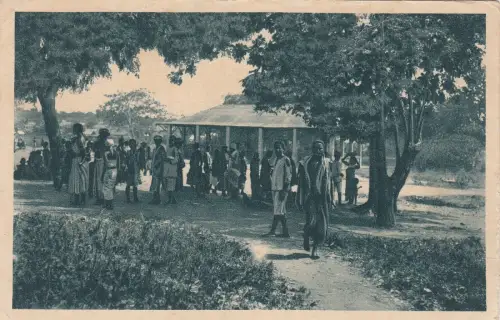 B81233 brazzaville place d marche idigene congo front/back image