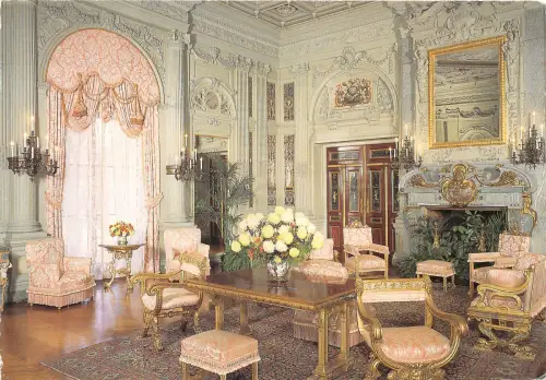 us71670 morning room ochre point avenue usa newport