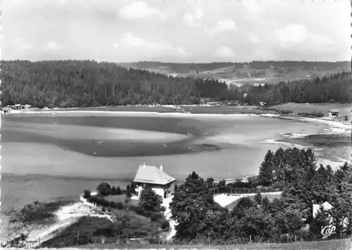 BR4779 Lac de saint point port titi et port toto France