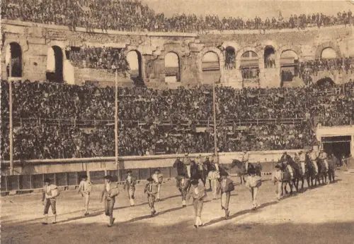 BF40401 france nimes coursede taureaux aux arenes corrida toros bull taureau