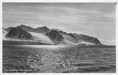 B92322 fra magdalene bucht spitzbergen norwegen
