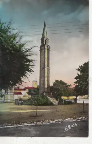 BF27445 place du marcheile d oleron st pierre france front/back image