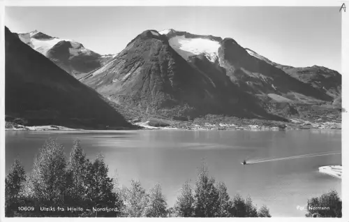 B92167 utsikt fra hjelle nordfjord norwegen echtfoto