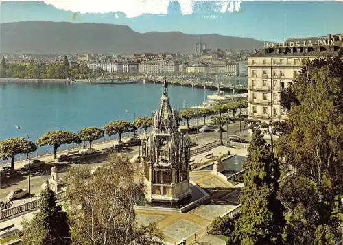 BG28108 geneve le monument brunswick et la rade switzerland