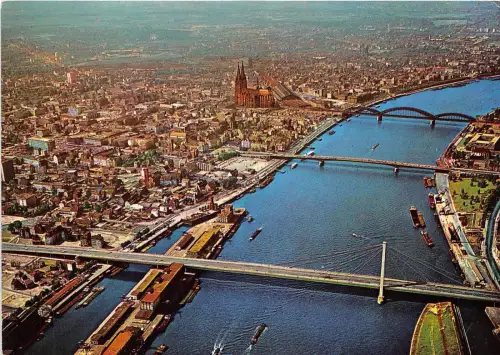 B47318 Altstadt mit Dom Köln am Rhein Schiff Bateaux Germany