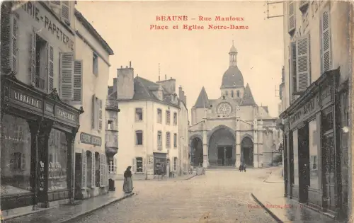 br107425 beaune rue maufoux place et eglise notre dame france