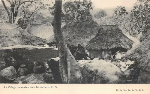 uk41995 village dahomeen dans les rochers dahomey