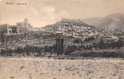 BR44223 Assisi Panorama Italien
