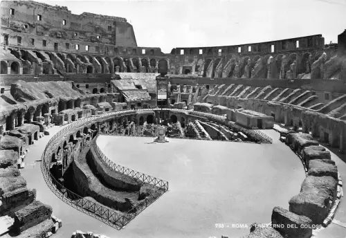 BR17764 L interno del colosseo Roma italy