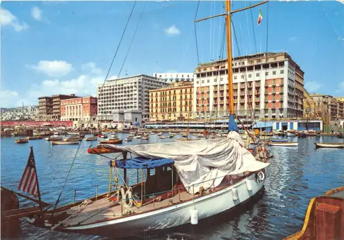 Lot148 Italien Napoli Neapel St Lucia und Haupthotel Boot