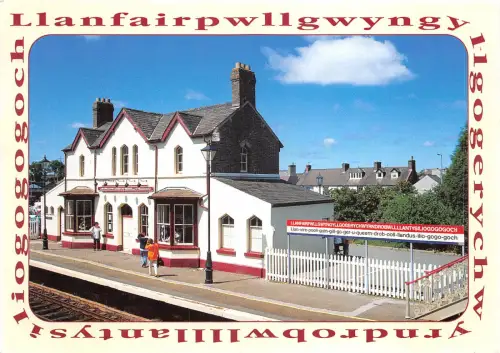 uk47983 llanfairpwllgwyngyll wales uk railway station train