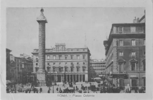 B105042 Italien Roma Piazza Colonna Statue