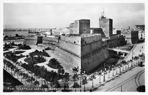 bg18586 Bari Castello svevo italy