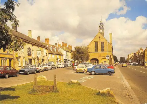 BR91745 the cotswolds moreton in marsh car voiture uk