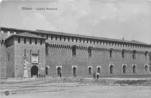 B39544 Milano Castello Sforzesco italy