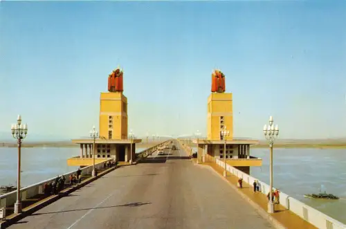 BR12824 Auto Voiture China Bridge