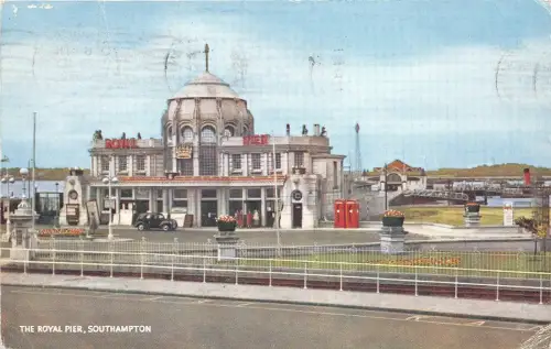 BR58686 the royal pier southampton car voiture uk