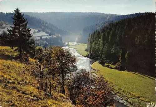 BT11020 Contre jour dans la vallee Bergeinsamkeit Austria