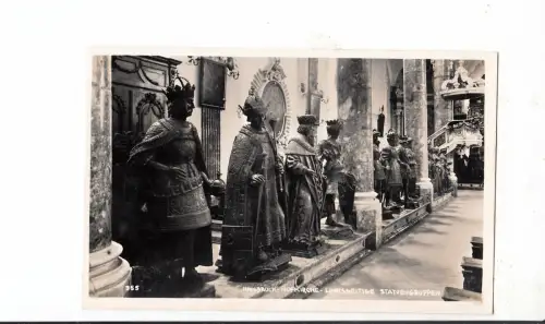 BF17238 Innsbruck Hofkirche Linksseitige Statuengruppe Österreich Vorder-/Rückbild