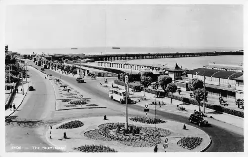 BR101306 ryde the promenade echtfoto automöbel uk