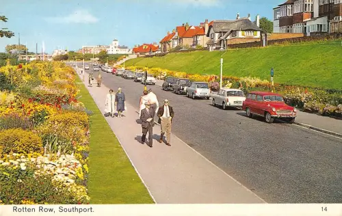 B103584 rotten row southport car voiture uk