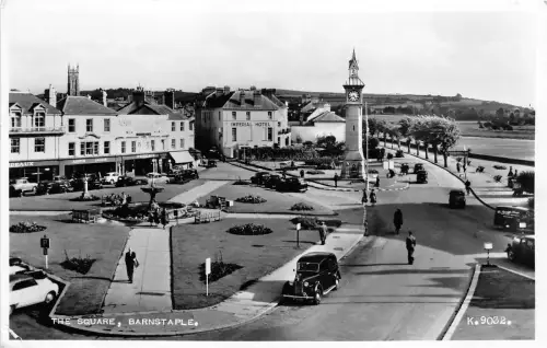 B89631 the square barnstaple car voiture uk