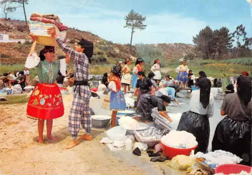 BT2049 Nazare lavadeiras Portugal