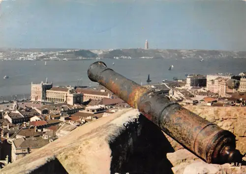 BR43670 Lisboa Velho canhao do castelo de s Jorge Portugal