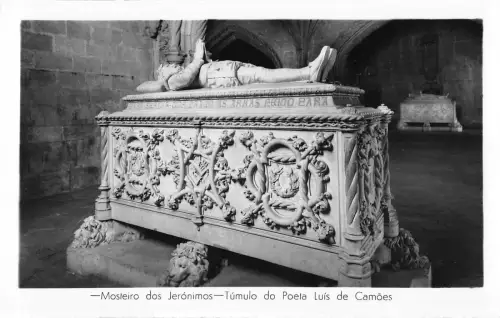 BR57151 Tumulo do poeta luis de camoes Mosteiro dos Jeronimos claus Portugal