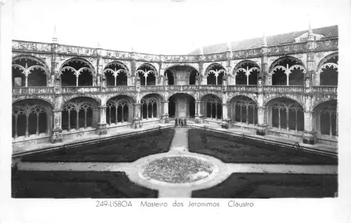 BR20421 Lisboa mosterio dos jeronimos claustro Portugal
