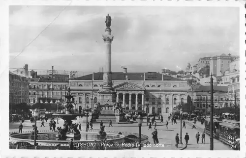 B106849 Portugal Lisboa Praca D. Predo IV lado Norte Statue