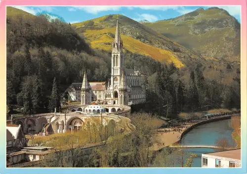 B108657 Portugal Lourdes The Basilica and the Gave Basilique Echtfoto UK