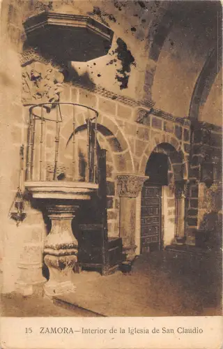 BR93303 zamora interior de la iglesia de san caludio spain