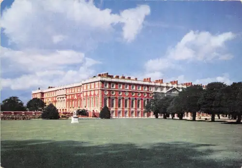 B87486 hampton court palace middlesex uk