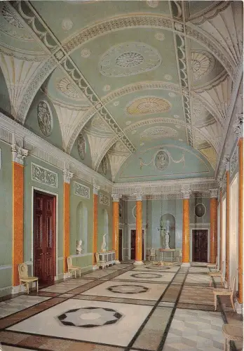 B87798 heveningham hall suffolk the entry hall uk