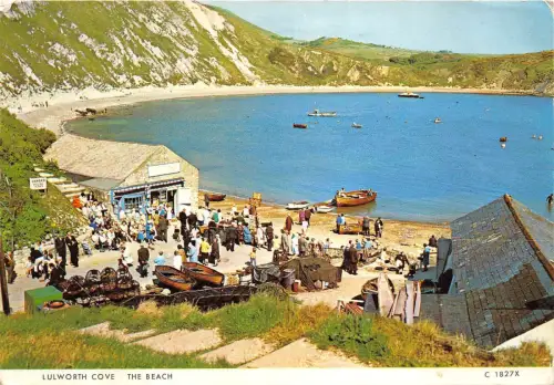 B87205 lulworth cove the beach uk