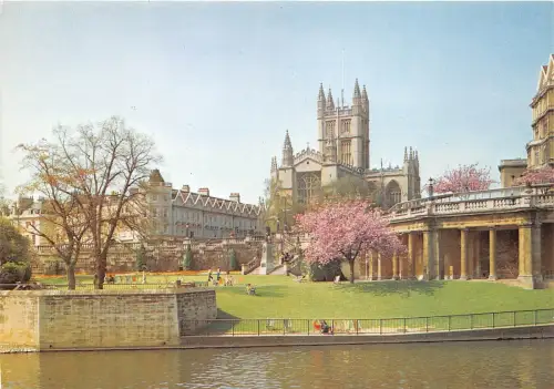B87819 the abbey and parade gardens bath avon uk
