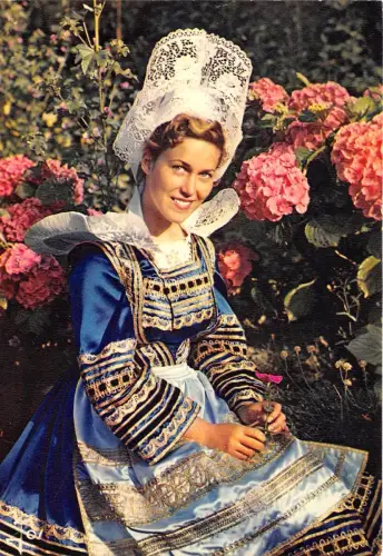 BR4432 Jeune fille en Costume de Rosporden Scaer Bretagne Frankreich