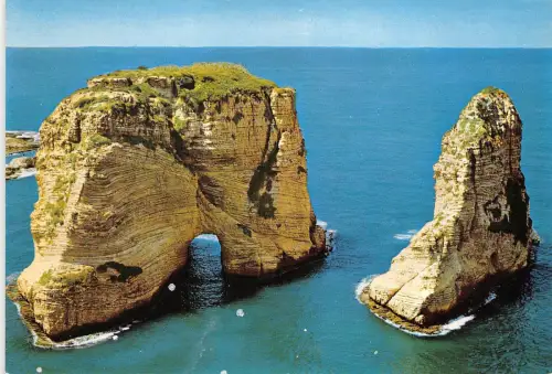 B52393 Beirut Tauben Grotte Tunesien